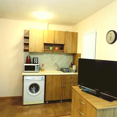 Mira فارنا